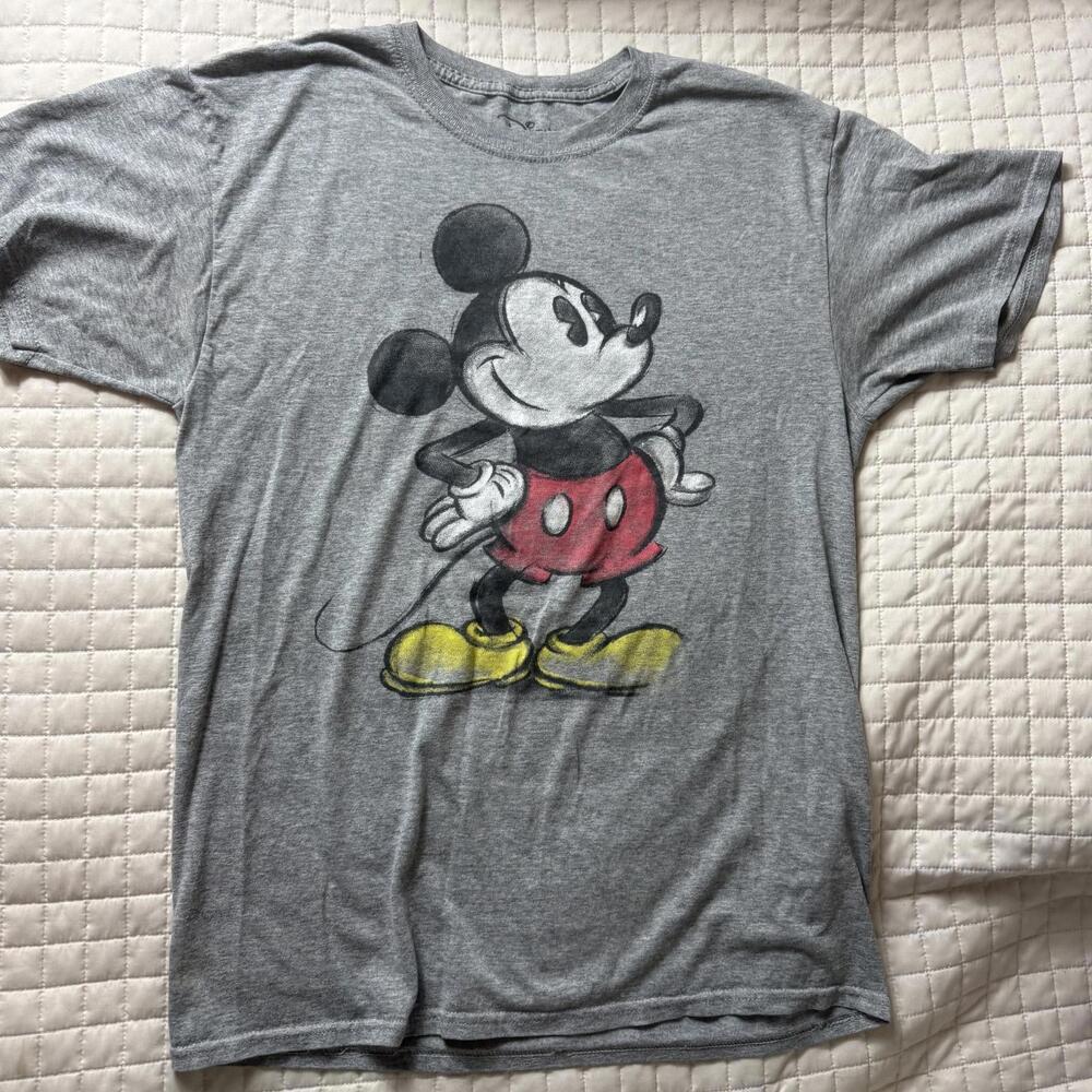 Disney  Mickey t- shirt gray sz Medium